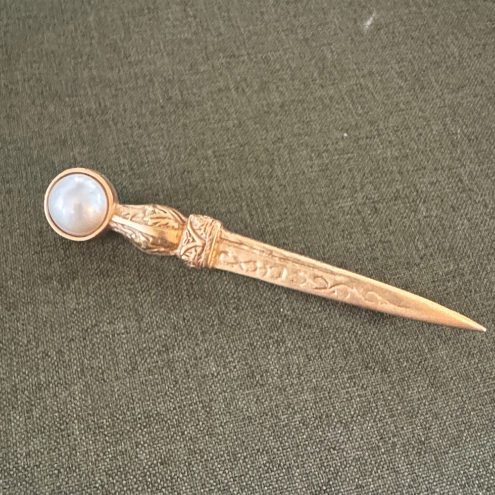 DKNY Vintage Gold toned and faux Pearl Brooch